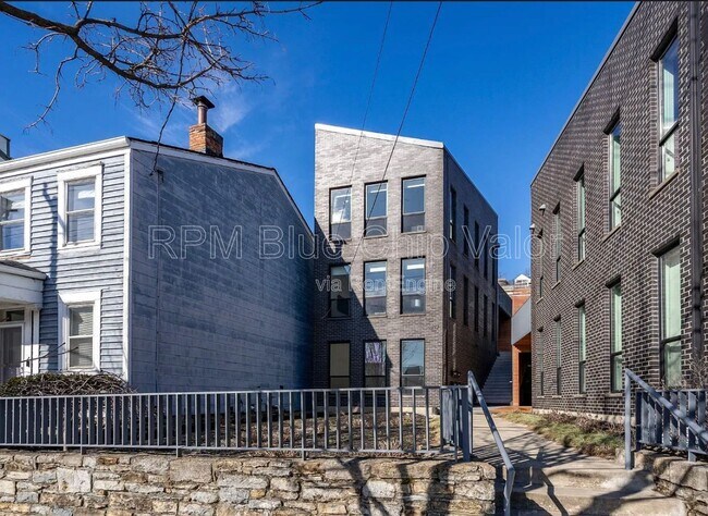 Building Photo - 432 Liberty Hl