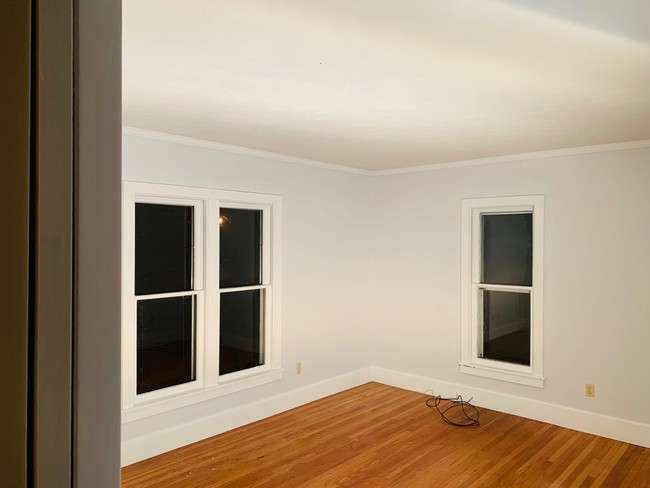 Building Photo - 149 1st St