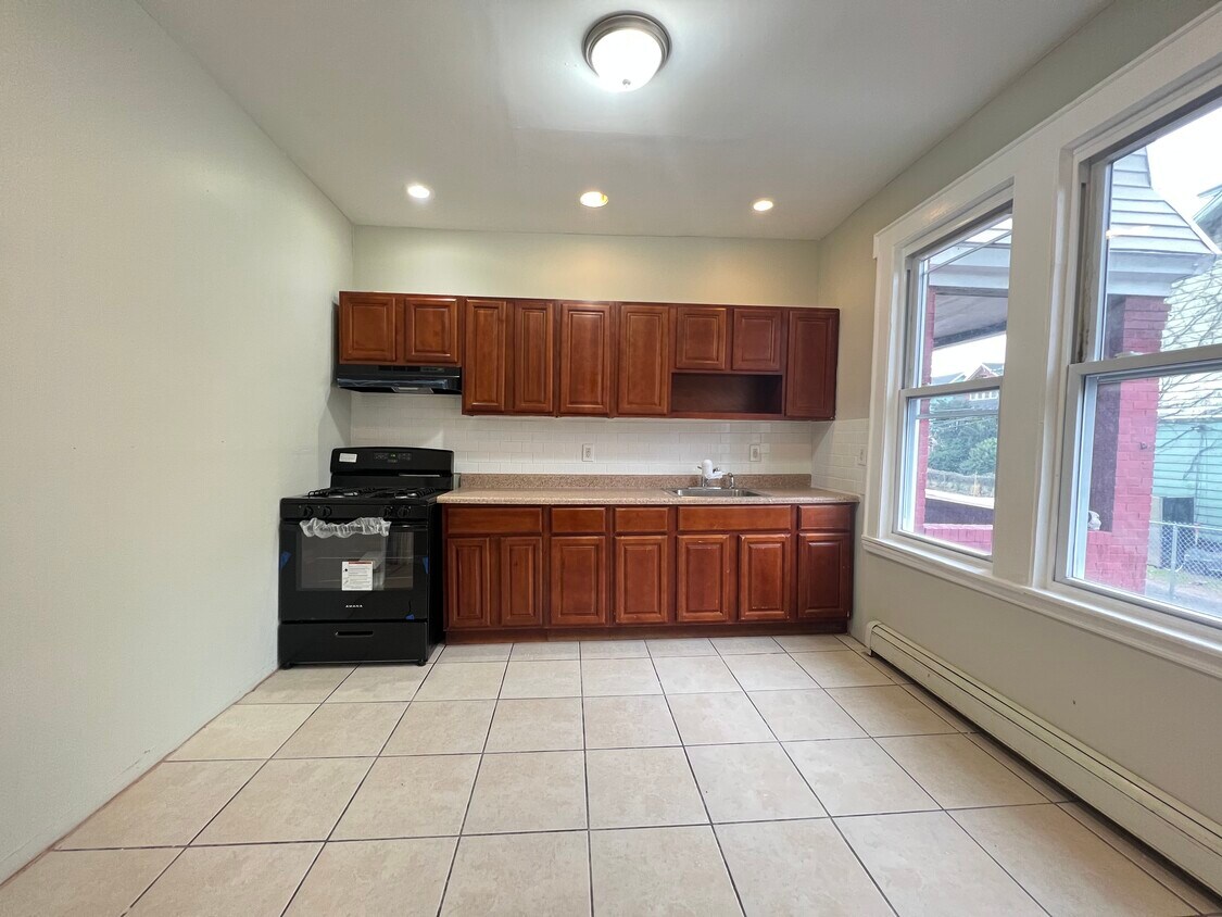 271 Osborne Ter Unit 1