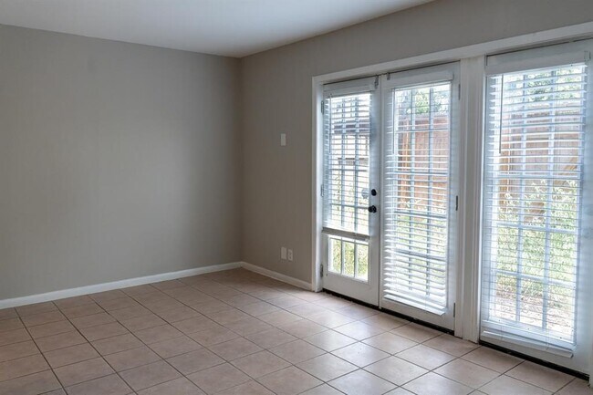 Building Photo - 1518 Wirt Rd