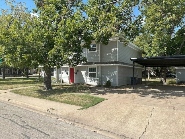 Foto del edificio - 204 E Rucker St