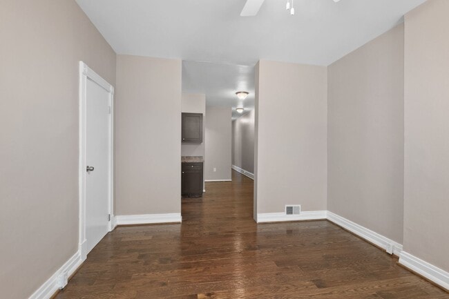 Building Photo - 4061 Hartford St