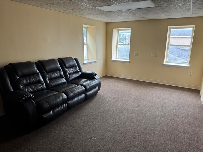Master Bedroom - 207 N 1st St