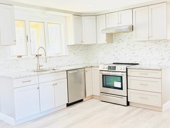 Foto del edificio - 53 Gale Rd