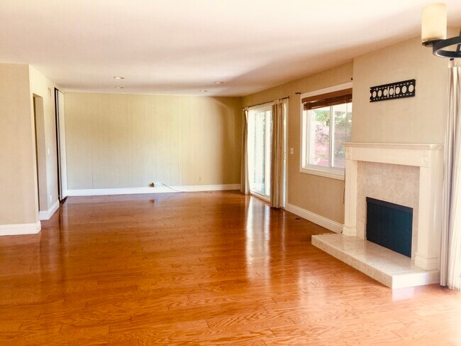 Foto del edificio - 7342 Ponce Ave