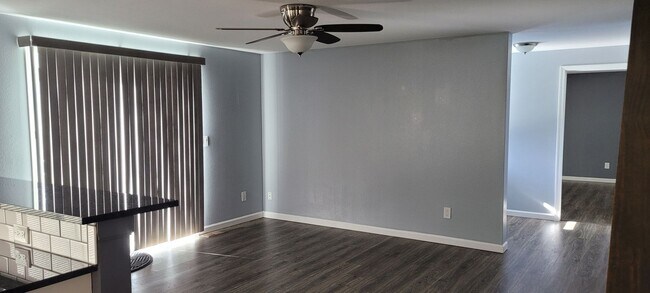 Foto del edificio - 4bd 2 1/2ba located on the canal