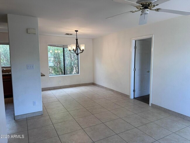 Building Photo - 13636 N Saguaro Blvd