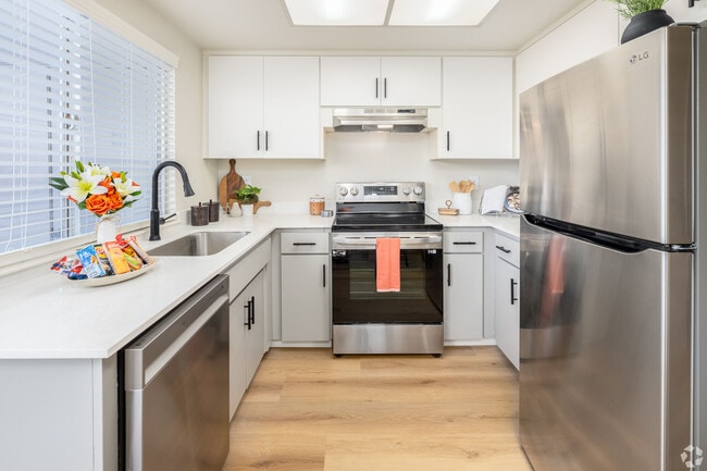 Building Photo - Pacific Crest Apartments