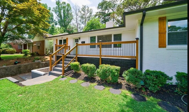 Foto del edificio - 254 Richardson Rd NW