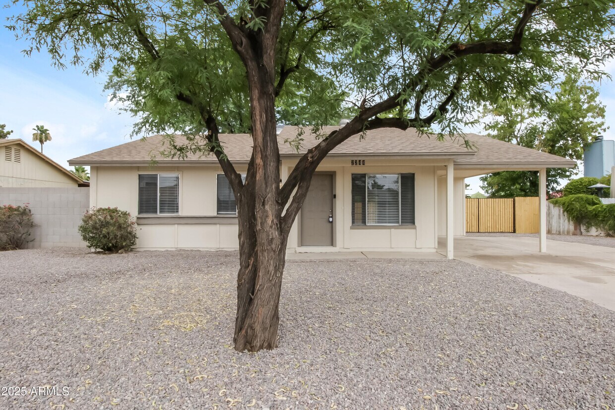 Primary Photo - 2244 W Obispo Ave