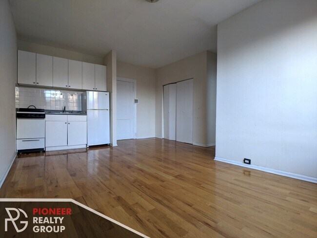 Foto del edificio - 1050 W George St