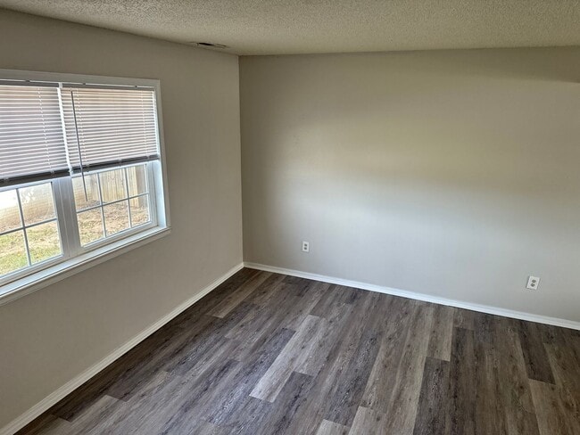 Building Photo - 2BD / 2BA Condo in Fayetteville Available ...