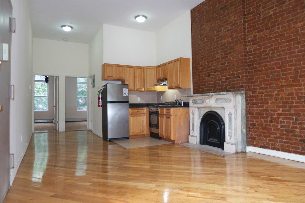 Primary Photo - 97 Clinton Ave