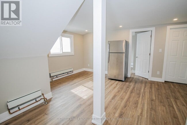 Building Photo - 181 Welland St