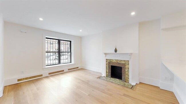 Building Photo - 43 Madison Ave
