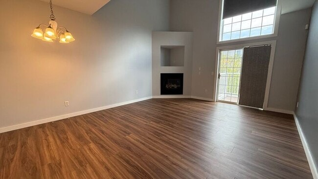 Foto del edificio - 6542 Merrimac Ln N
