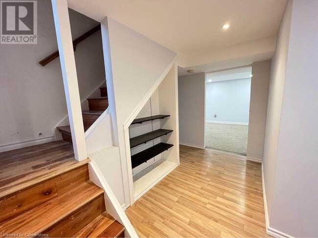 Photo du bâtiment - 187 Nash Rd N