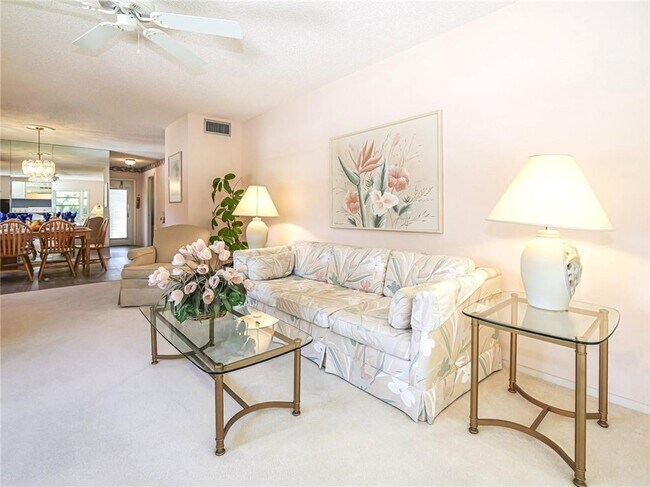 Foto del edificio - 47 Woodland Dr