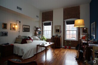 Building Photo - 158 Wayne St
