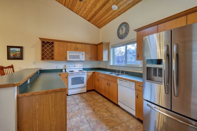 Building Photo - 313 Firelight Dr