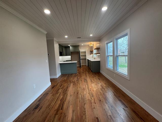 Building Photo - 911 N Spring St