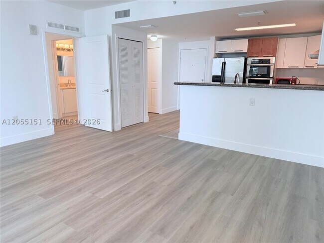 Foto del edificio - 170 SE 14th St