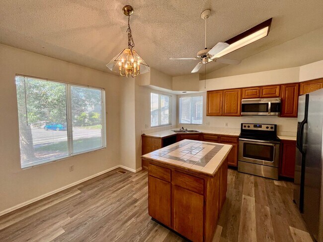 Foto del edificio - Ranch Style 4 Bedroom Home w/ Upgrades!