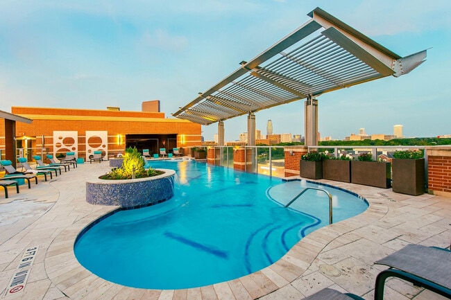 William Tanglewood Rooftop Pool - The William