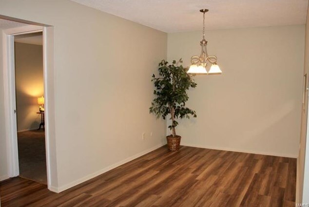 Building Photo - 444 N Clay Ave