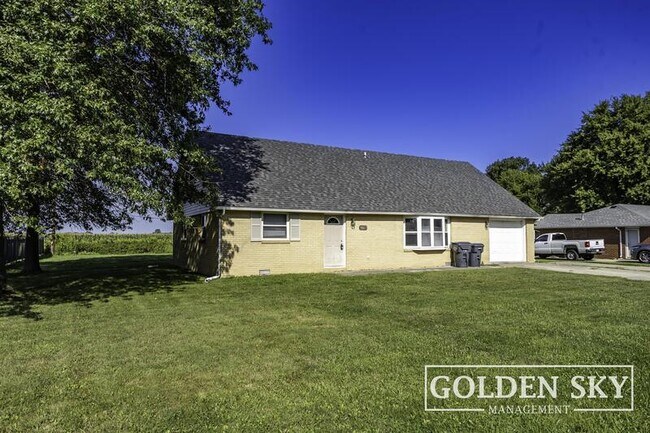 Building Photo - 8873 Mark Dr
