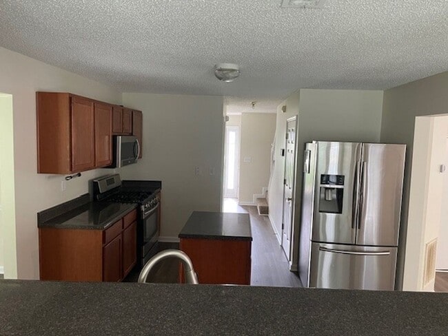 Building Photo - 1995 Winding Crossing Trl: 4BR, 3.5BA Home...
