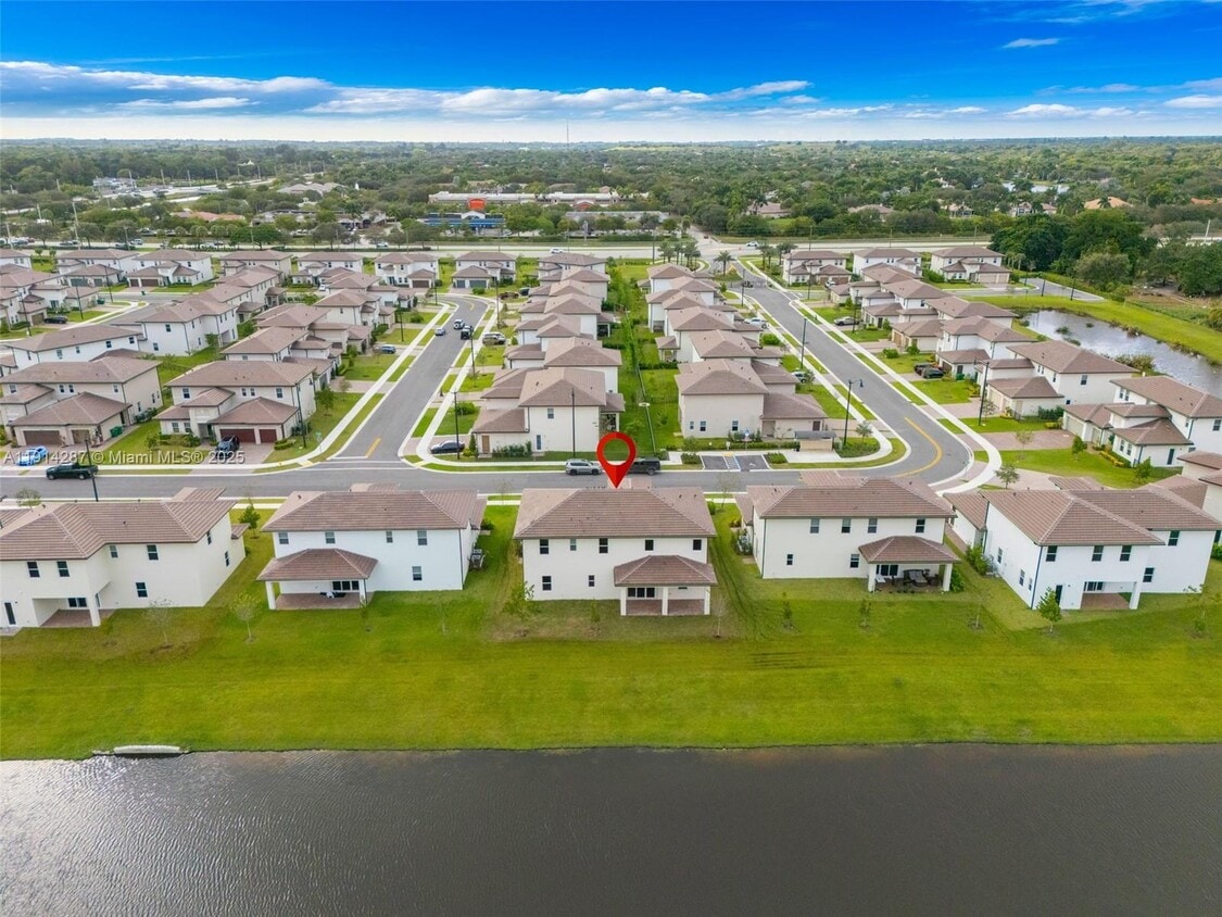 Primary Photo - 4336 SW 122nd Ter