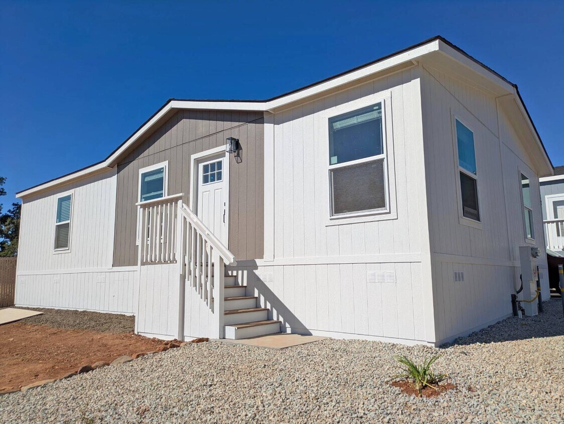 Foto principal - 6656 Pentz Rd