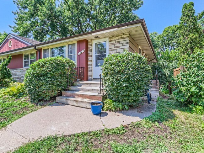Building Photo - 5024 Beard Ave S
