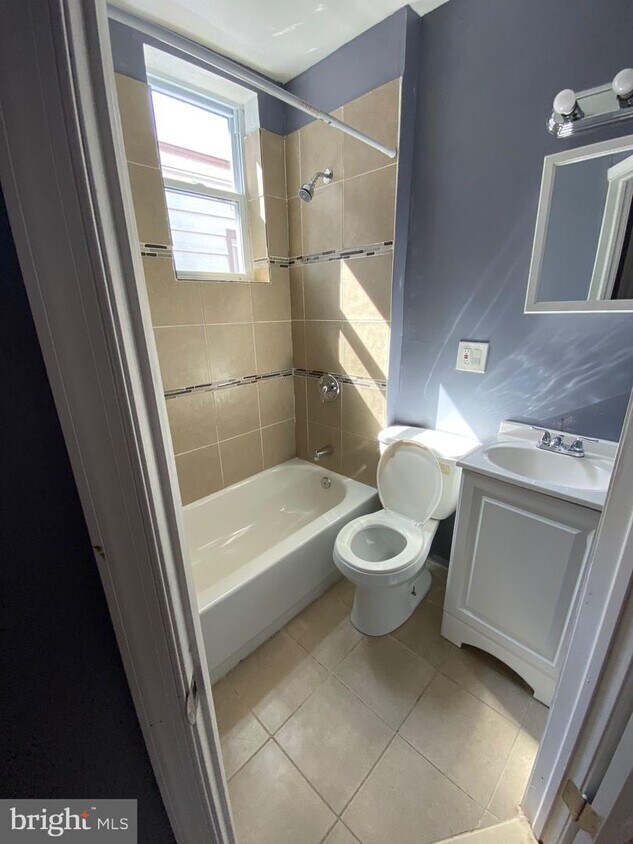 Foto principal - 1355 W Silver St