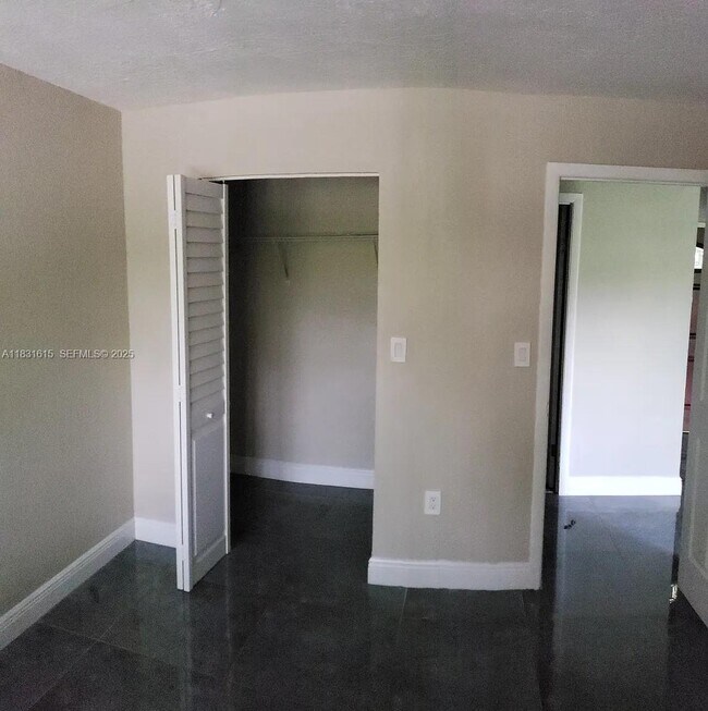 Building Photo - 1 NE 78th St