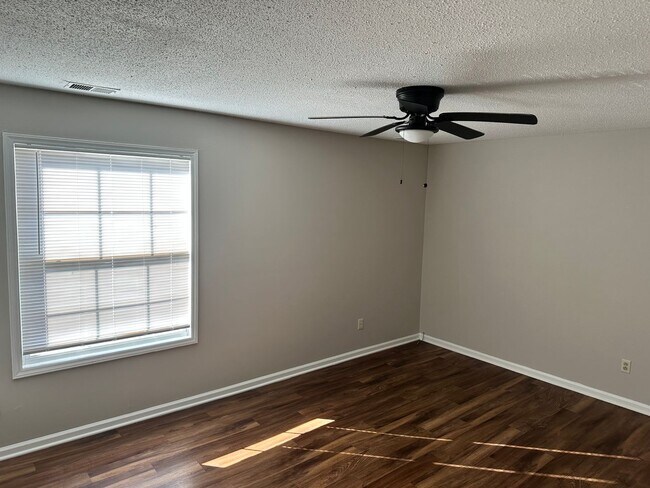 Foto del edificio - Spacious Two Bedroom Townhome In Kannapolis