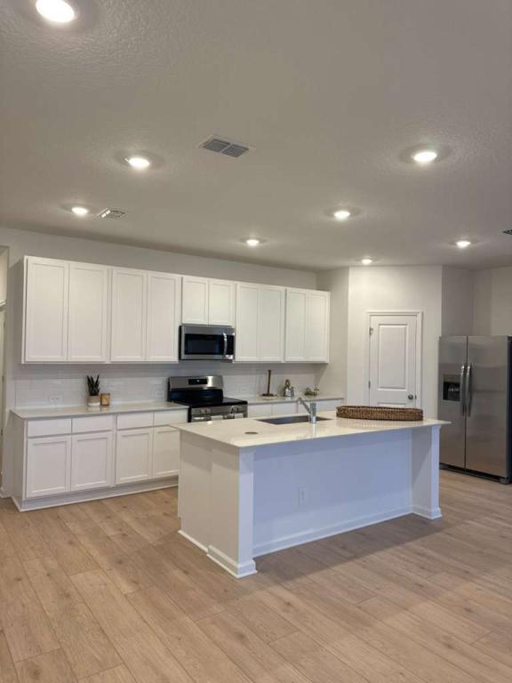 Building Photo - 4371 Vibernum Ave