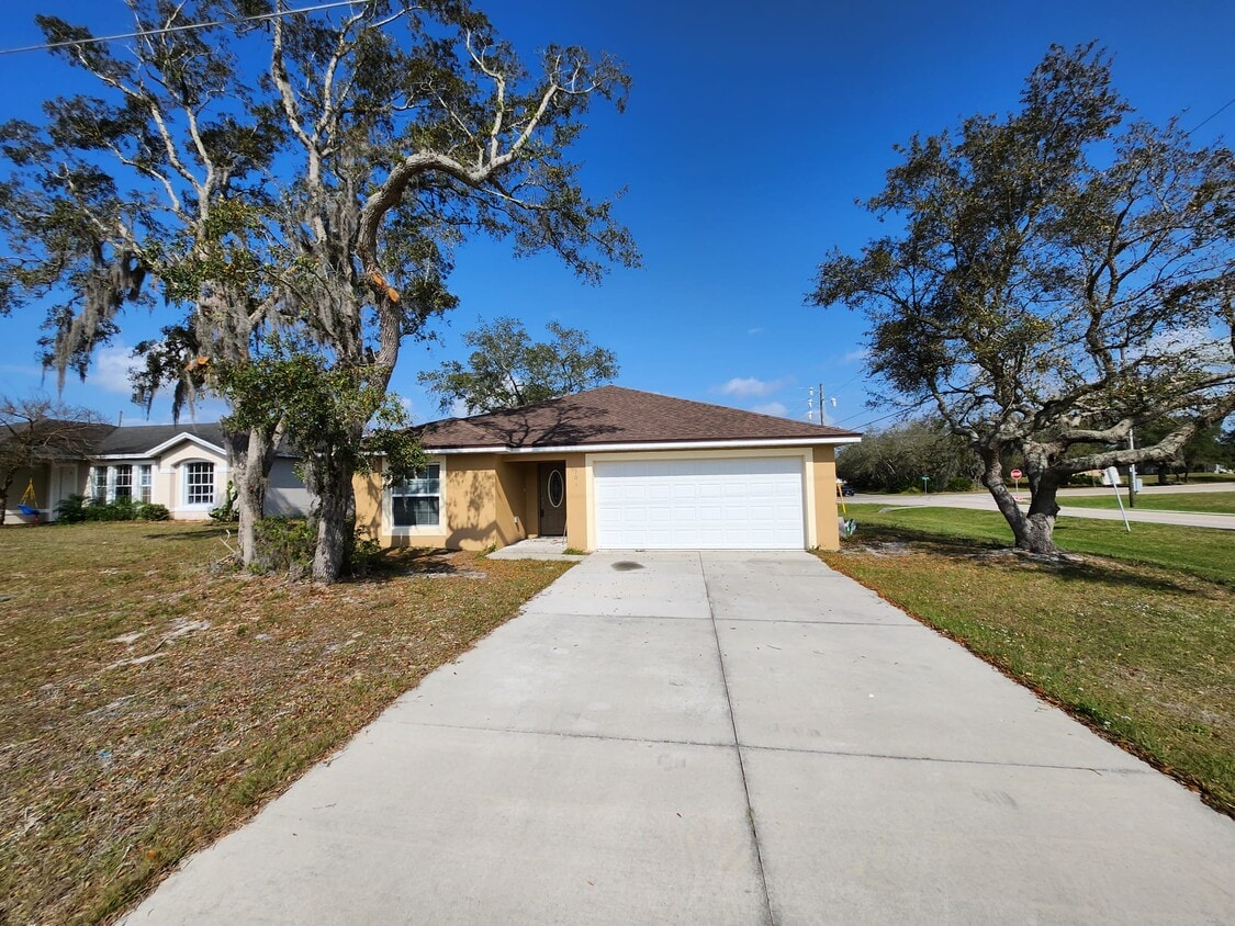 301 Grouper Dr, Poinciana, FL 34759 House Rental in Poinciana, FL