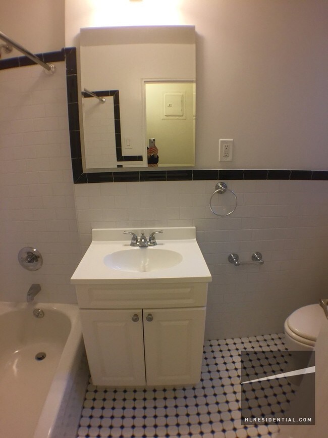 Building Photo - 4307 39th Pl