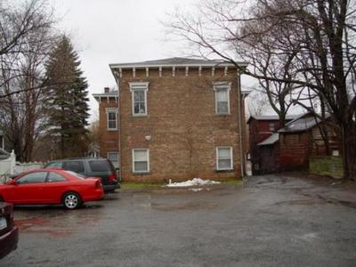 Building Photo - 13 Chatham St