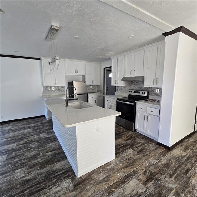 Building Photo - 51 E Cardinal Ln