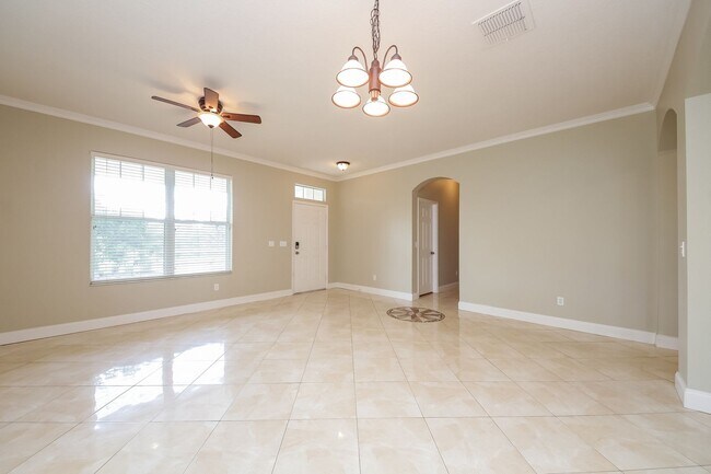 Building Photo - 13945 Golden Rain Tree Blvd