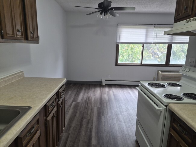 Foto del edificio - 1715 Edgewood Dr NW
