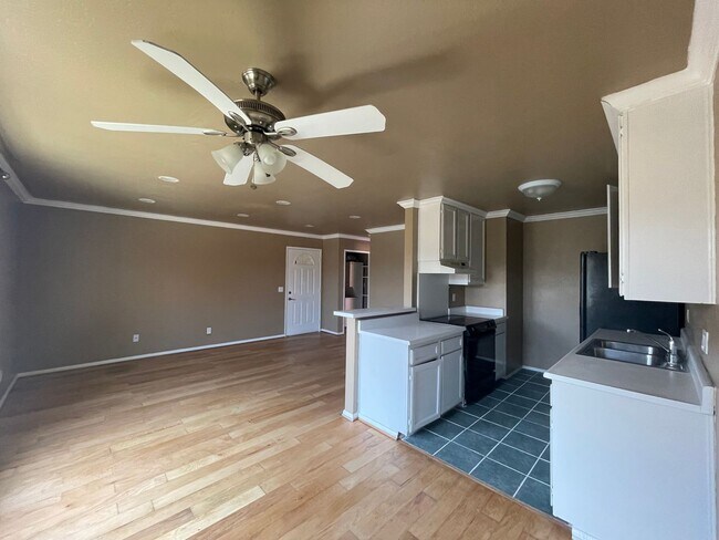 Foto del edificio - 1 Bedroom 1 Bathroom Condo. Minutes from D...