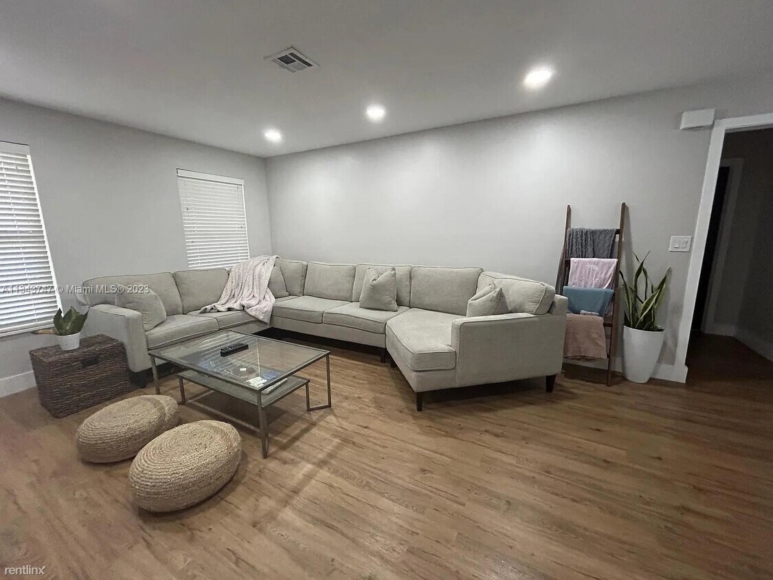 3 br, 2 bath House Lakes By The Bay House Rental in Cutler Bay, FL