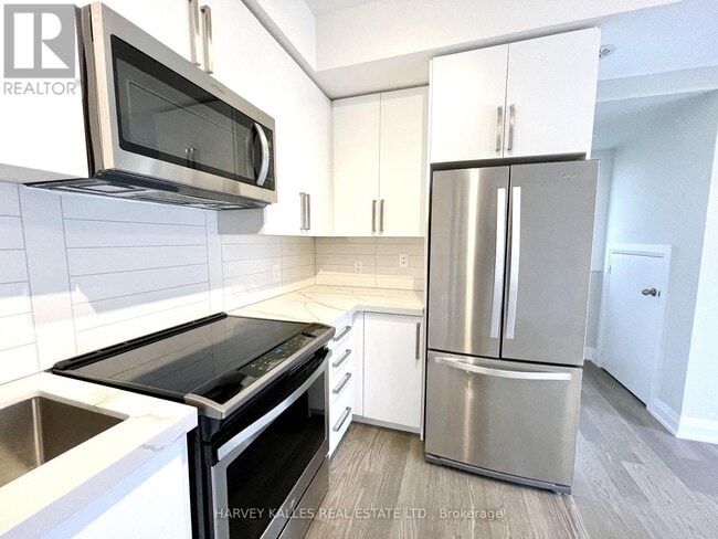 Building Photo - 3050 Erin Centre Blvd