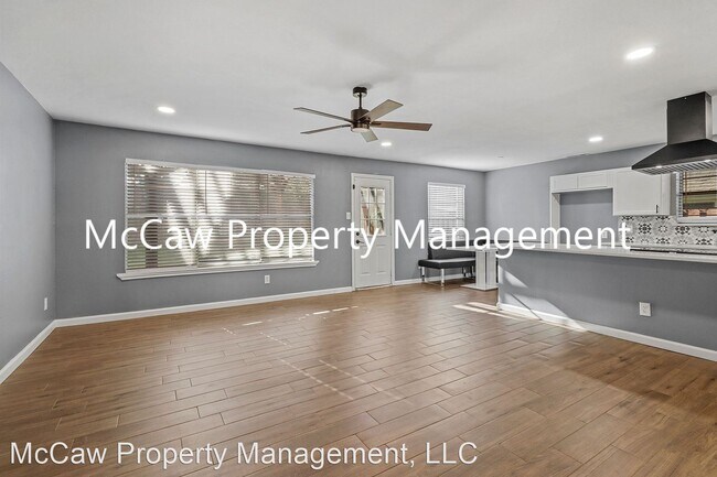Building Photo - 5 br, 3 bath House - 1616 Camero Dr.