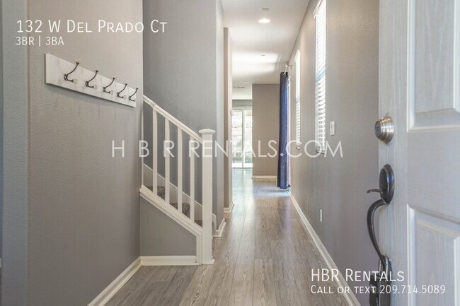 Building Photo - 132 W Del Prado Ct