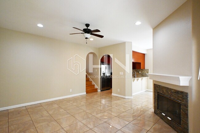 Building Photo - 527 Arbor Way
